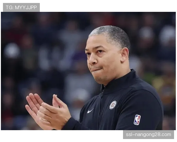 泰伦卢三板斧失灵，快船13分领先被逆转赛季提前结束